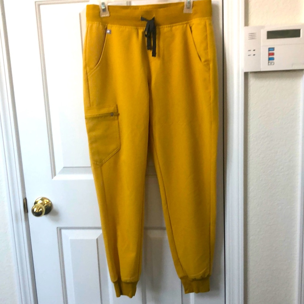 Womens Figs joggers golden